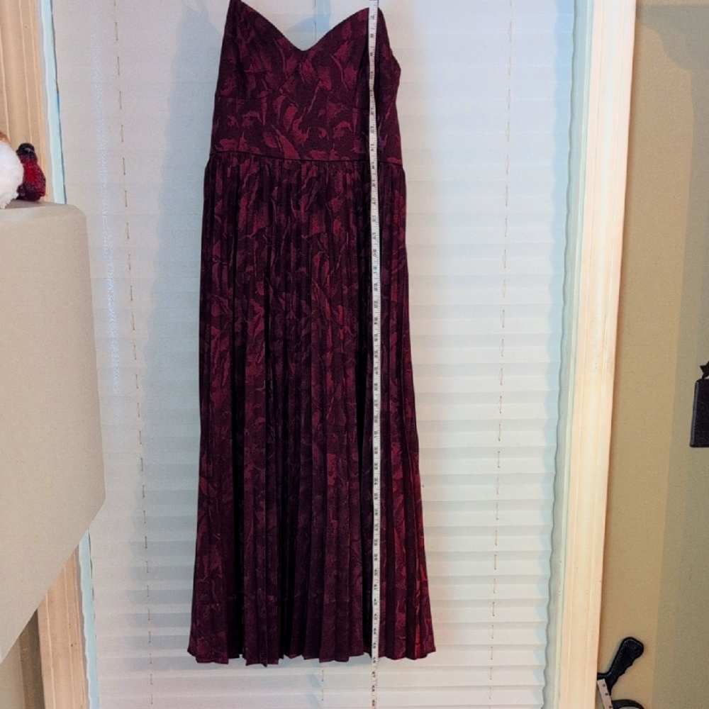 Lulu's Burgundy Floral Pleated Midi Dress